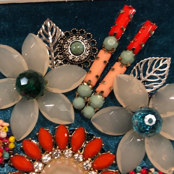 FRAMED JEWELRY ART COLLAGE IN WHITE FRAME. HANDMADE UNIQUE OOAK GIFT 🎁 IDEA - Picture 8 of 10